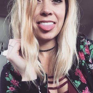 Meet your Posher, Courtney